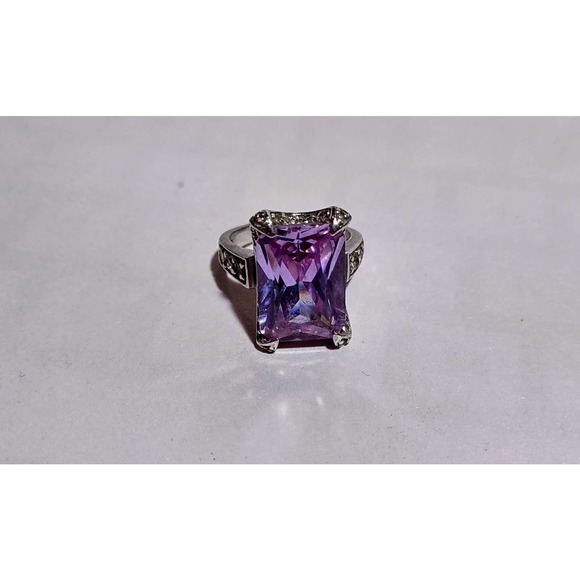 Vintage Size 8 Sterling Silver Large Purple Glass Stone Ring with CZ accents - Picture 4 of 5